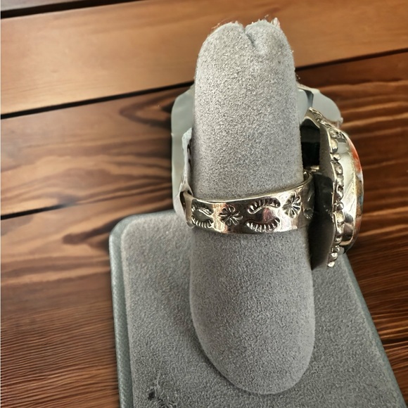 Spiny Oyster Ring in Solid Sterling Silver - Picture 5 of 9